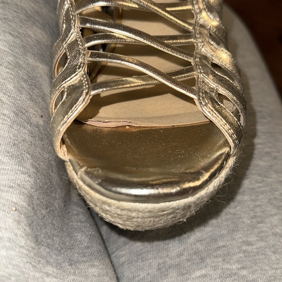 Lauren Blakwell - Picture 5 of 10